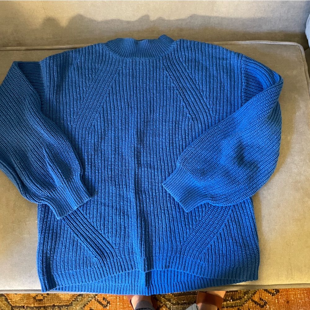 Old Navy blue sweater size Small